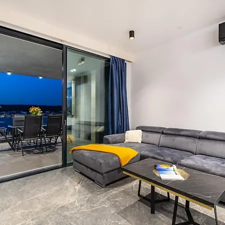 아파트 Punta Vista Penthouse Sukošan